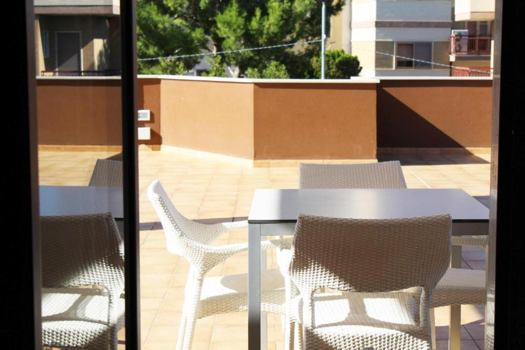 تراني Colonna Rooms & Apartment المظهر الخارجي الصورة